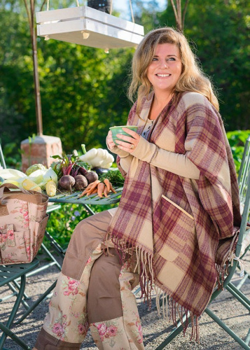 Трикотажное пончо GardenGirl Classic Collection на VALLES.TOP