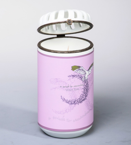 Свеча Бархатная роза, ароматическая в керамическом сосуде на VALLES.TOP