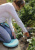 Подложка под колени Eucalyptus Kneelo Burgon & Ball на VALLES.TOP