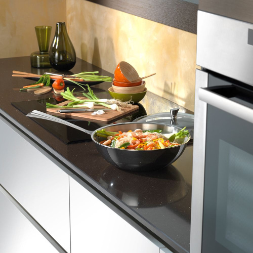 Вок CRISTEL Casteline fixed handle с ручкой, с выпуклой стеклянной крышкой, диаметр 20 см, 1,6 л на VALLES.TOP