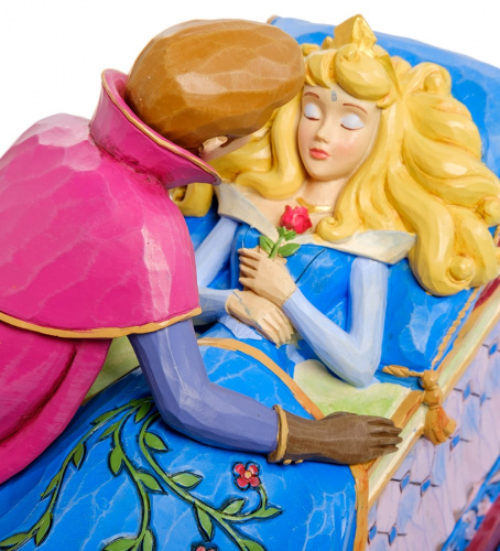 Фигурка Disney Traditions Спящая красавица (Заклинание снято) на VALLES.TOP