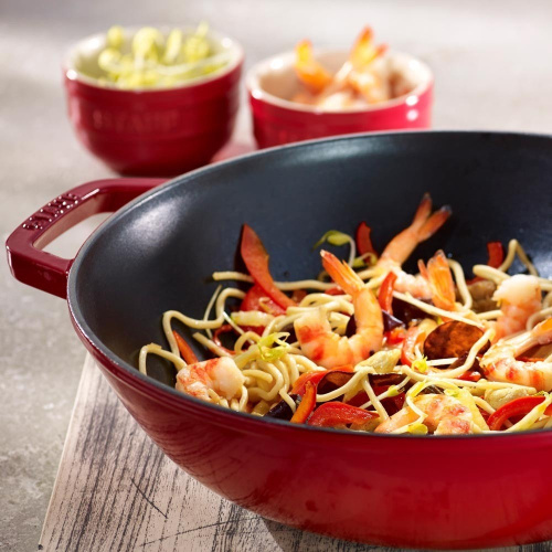 Вок STAUB с крышкой, диаметр 30 см на VALLES.TOP