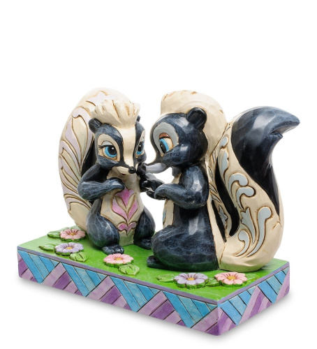 Фигурка Disney Traditions Цветочек и Мисс Скунс (Аура любви) на VALLES.TOP