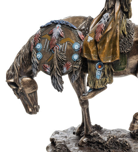 Статуэтка Veronese Индеец с трофеем WS-473 на VALLES.TOP
