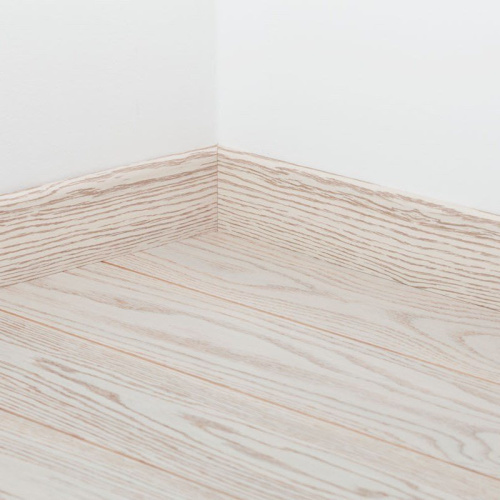 Плинтус Tarkett Шпонированный Art Вайолет Токио 80х20 мм на VALLES.TOP