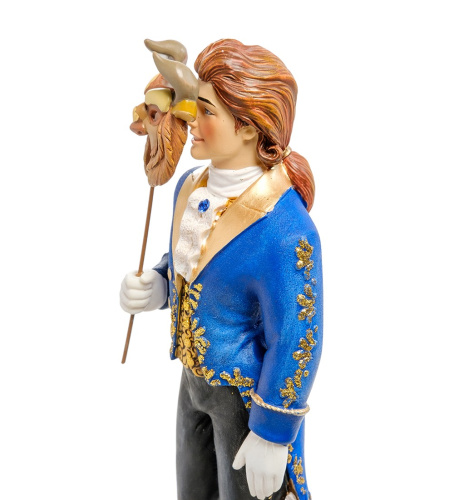 Фигурка Disney Showcase На маскараде с маской чудовища на VALLES.TOP