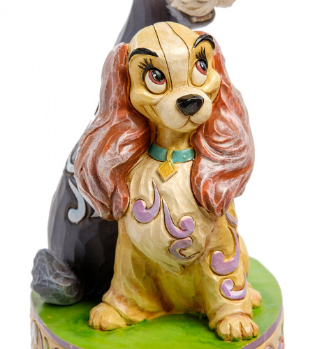 Фигурка Disney Traditions Леди и Бродяга (Противоположности притягиваются) на VALLES.TOP